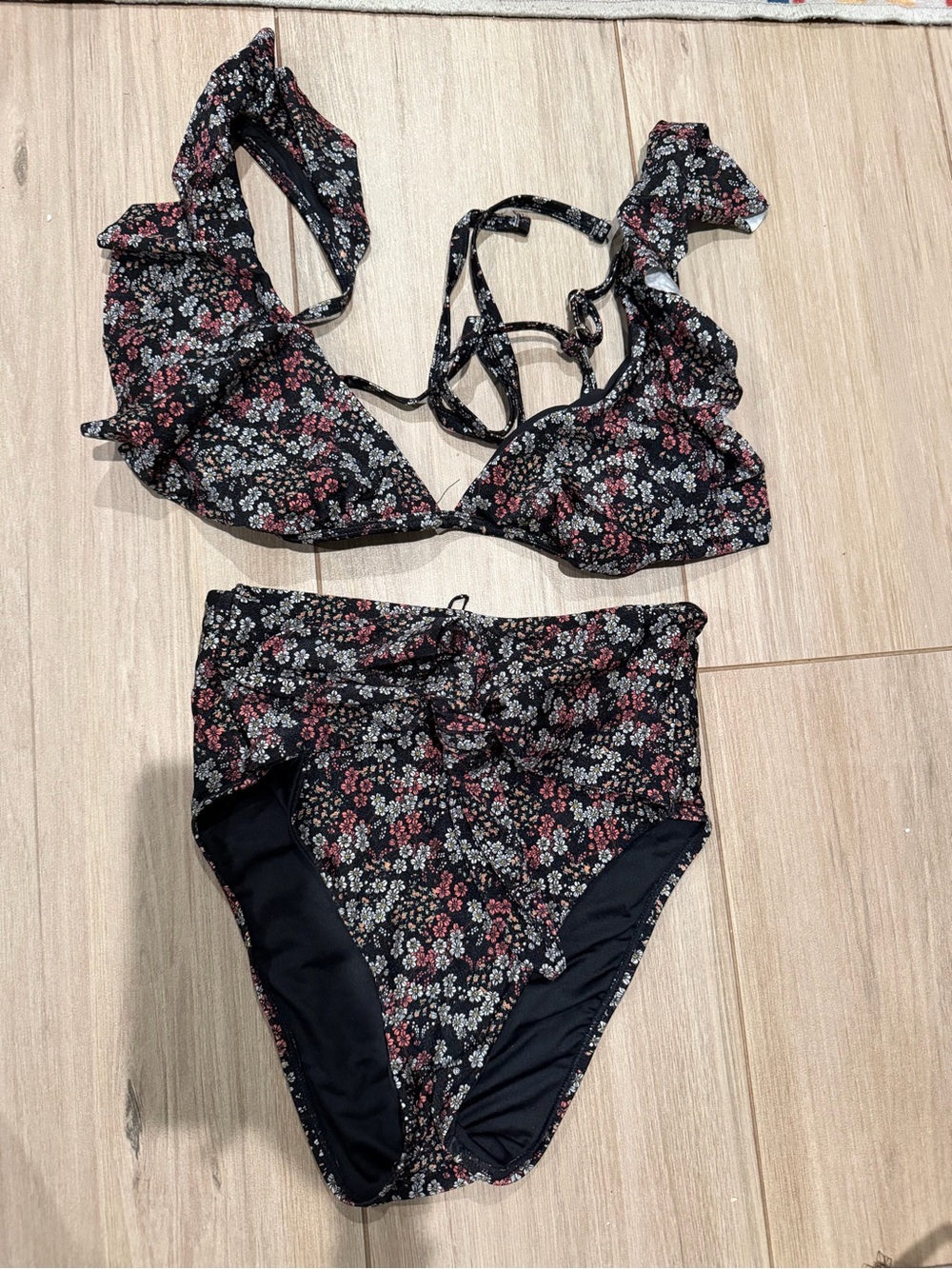 Chelsea & Violet Black Floral Ruffle Bikini Set - Pink & White Flowers